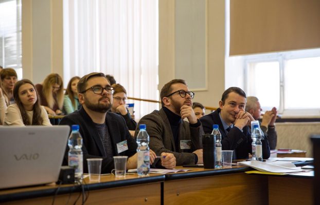 В жюри Всероссийского конкурса научно-исследовательских работ им. Д.И.Менделеева, 2020 г.